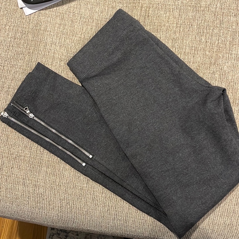 NWOT - Gray Leggings with Zipper Detail